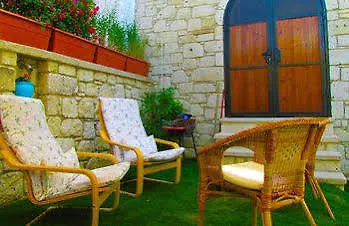 Hotel Ada *