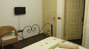 Ada Hotel *
